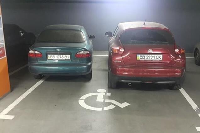 Луганські автохами не поважають інвалідів у Києві: фото порушників