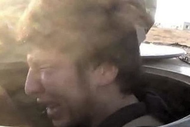 За минуту до гибели: видео плачущего подростка-смертника облетело весь мир