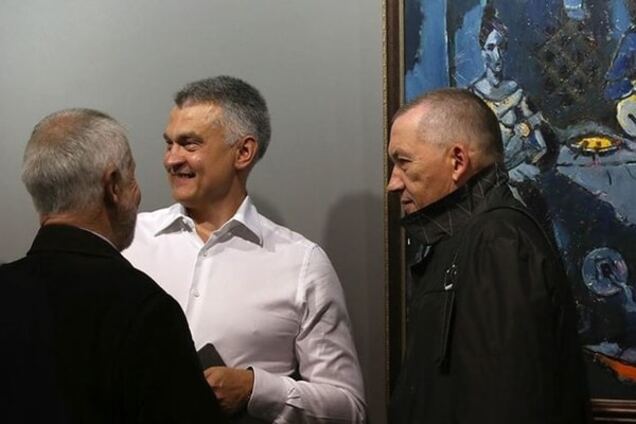 Беглый соратник Януковича открыл в Минске крупную галерею: опубликованы фото