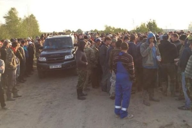 Нацгвардия, МВД и тысяча человек. На Волыни обострились 'янтарные войны': фотофакт