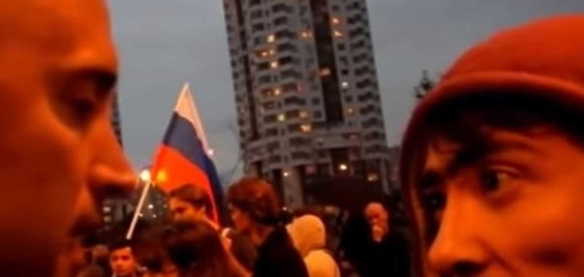 Шестерка бандитская! На митинге в Москве 'опустили' пропагандиста Филлипса: опубликовано видео