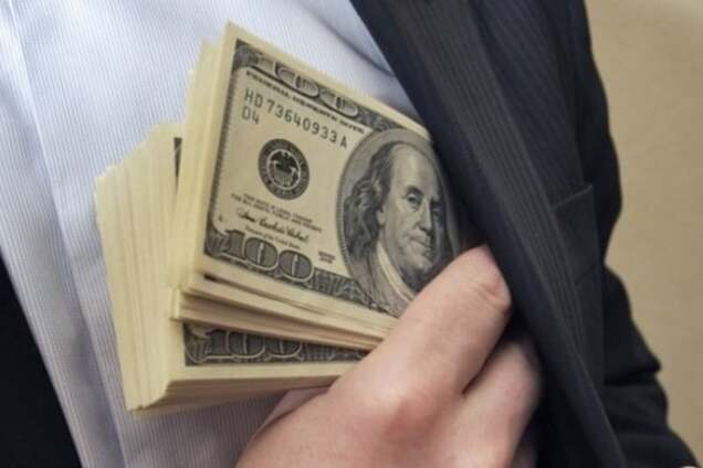 В Киеве поймали на взятке гендиректора автоконцерна