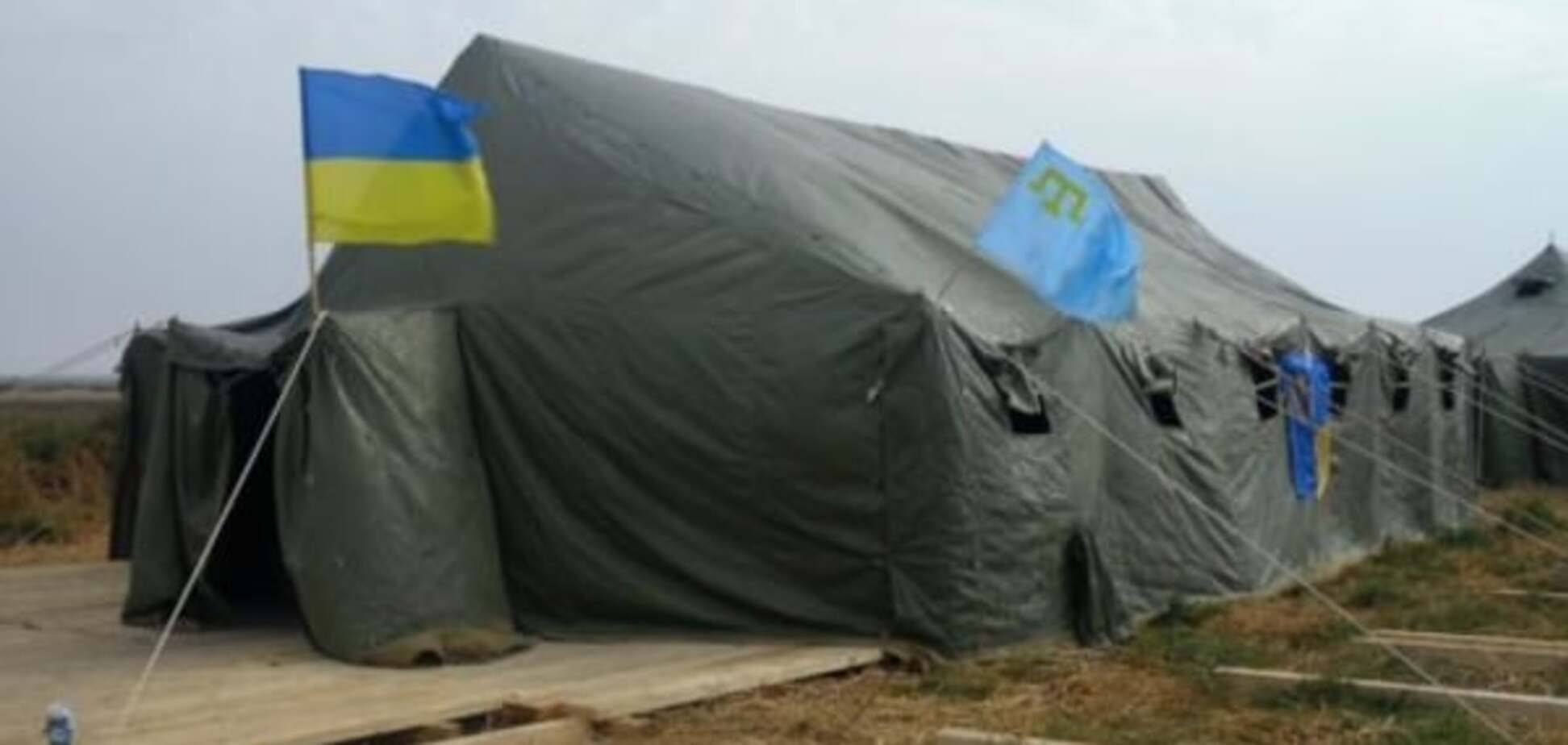 Сцена, дрова и буржуйки. Участники блокады Крыма приготовились к зиме: опубликованы фото