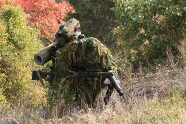 Снайпер террористов в течение часа бил по бойцам АТО в Попасной