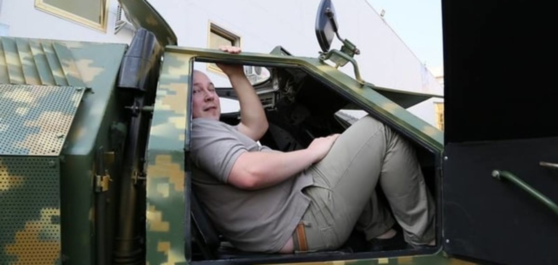 В соцсетях высмеяли украинский 'черепахомобиль для карликов 'Овод': фото новинки