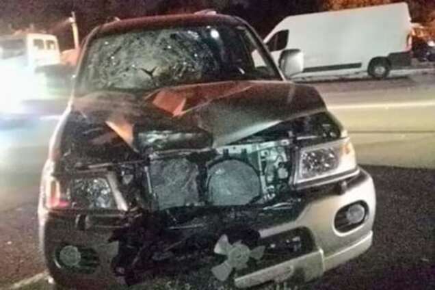 В Харькове Mitsubishi Pajero насмерть сбил женщину, протащив на капоте 50 метров