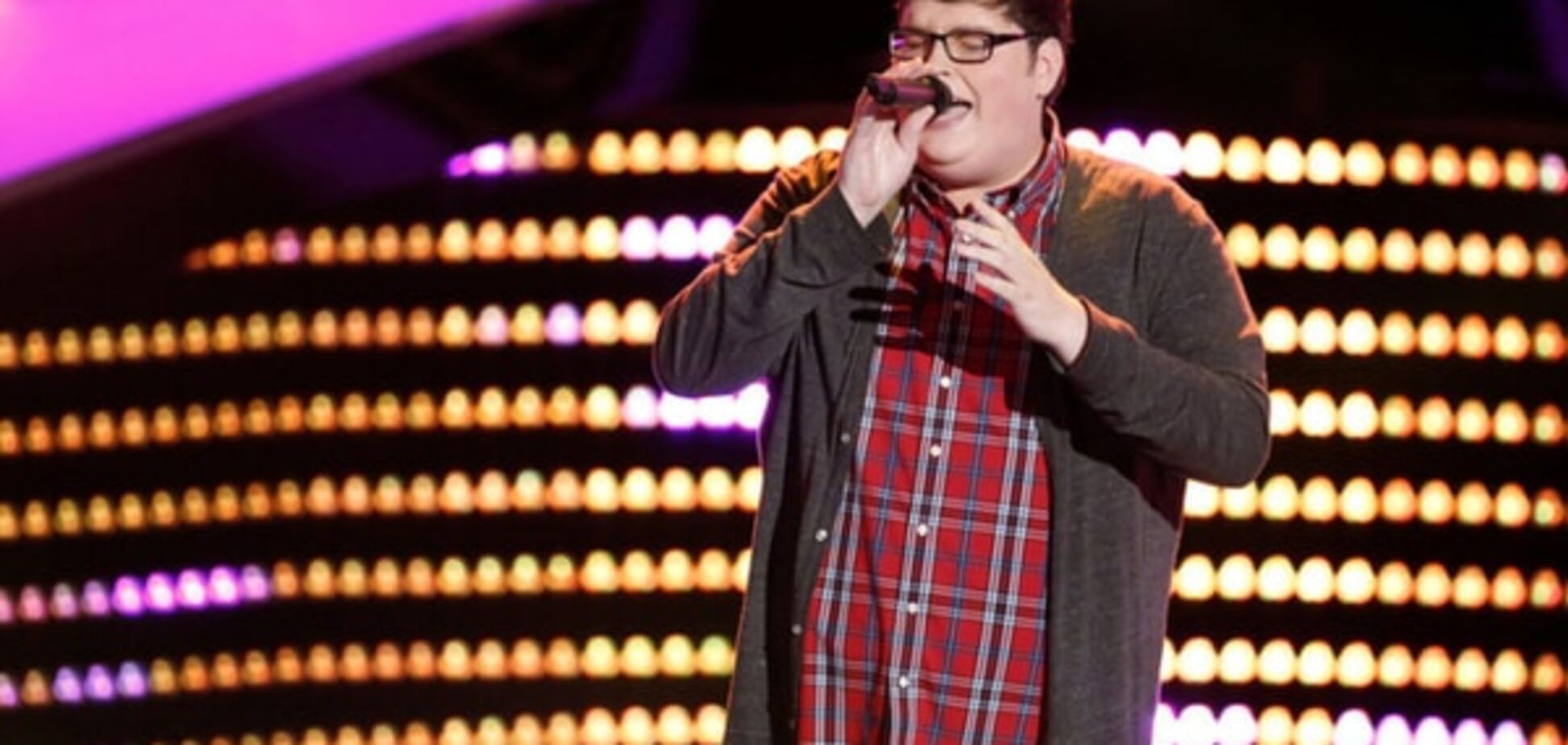 Участник американского 'Голоса' поразил судей невероятным исполнением песни Sia