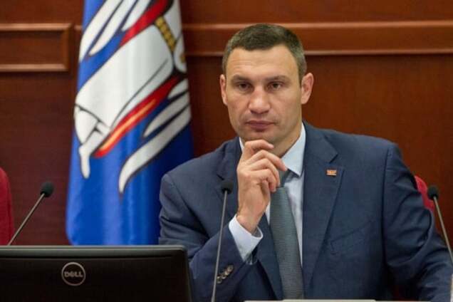 Кличко повысил зарплаты киевским учителям и врачам