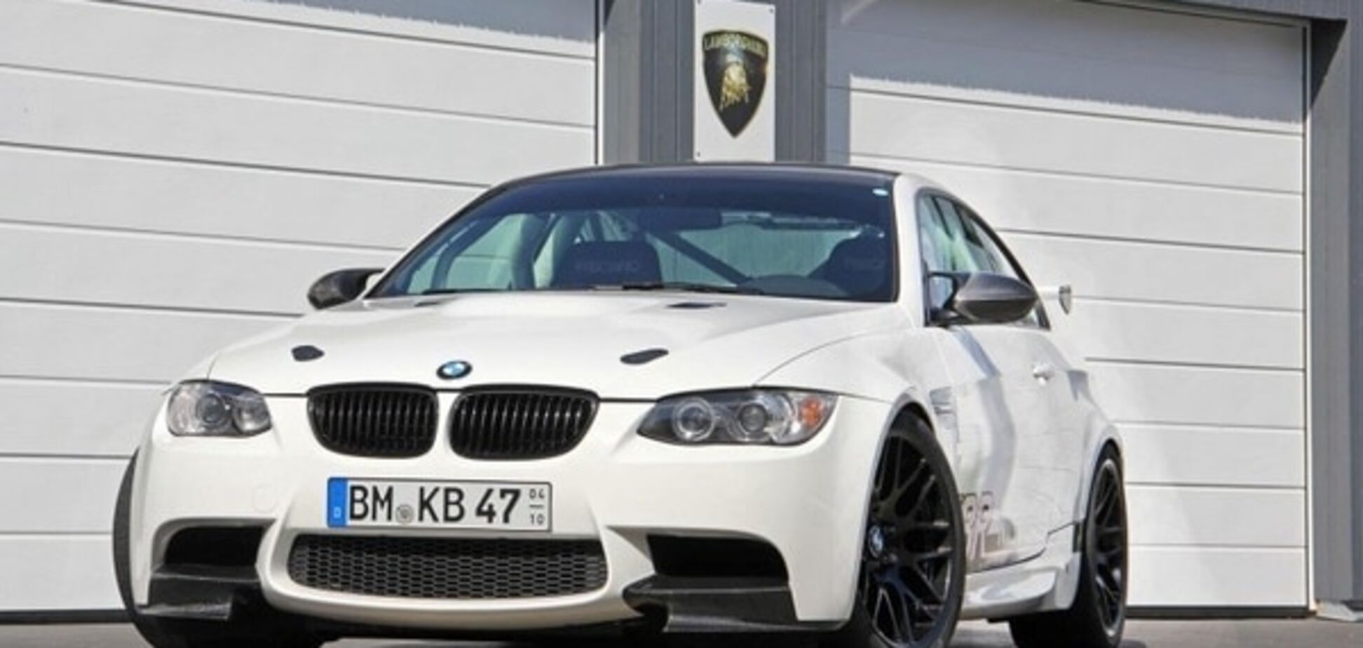 BMW M3 Coupe стал легче, но сильнее: фото модели