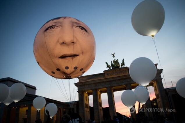 В Берлине увидели 'летающую' в небе Меркель: опубликованы фото