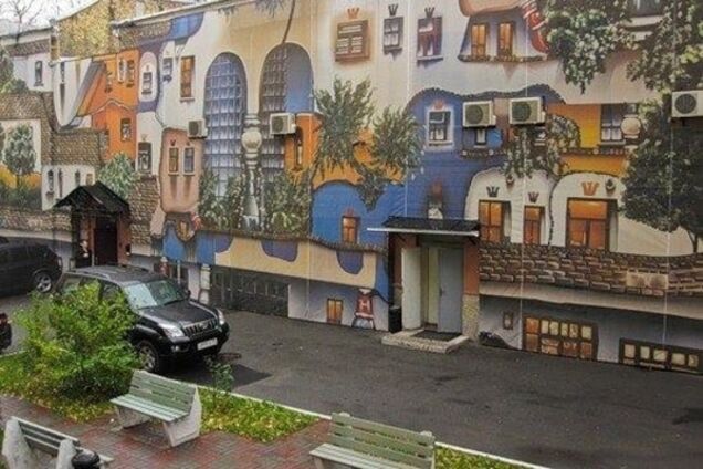 У Києві креативно прикрасили будівлю: опубліковано фото