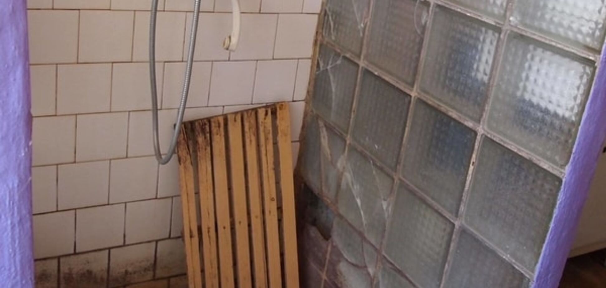 Доброе дело. Группа киевлян 'ставит на ноги' отделение больницы для стариков