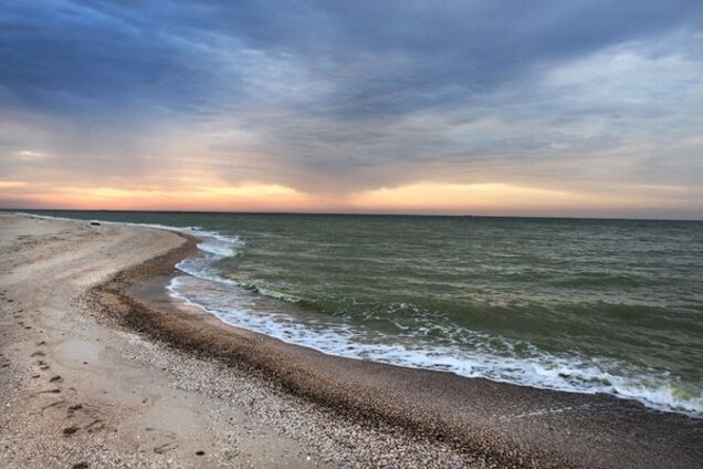 Из территориальных вод Украины выгнали российскую морскую эскадру