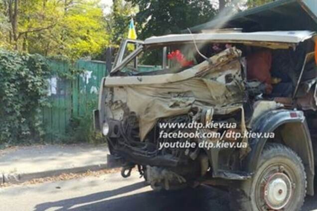 В Киеве произошло масштабное ДТП: разбиты 5 авто. Фото с места аварии