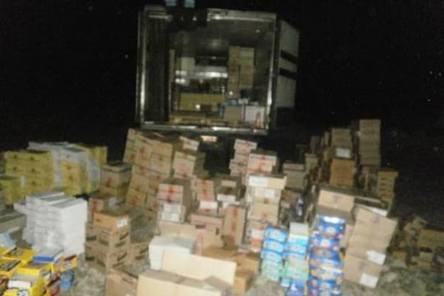 К террористам на Донбасс не пустили фуры с алкоголем и едой: опубликованы фото