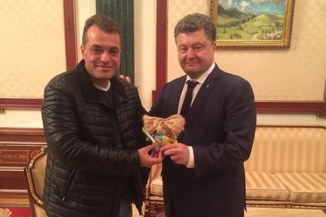 'Я стал порохоботом'. Бирюков трогательно поздравил Порошенко