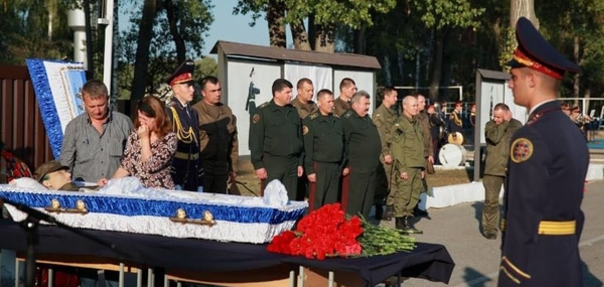 Бойня под Радой: похоронили четвертого нацгвардейца. Фоторепортаж