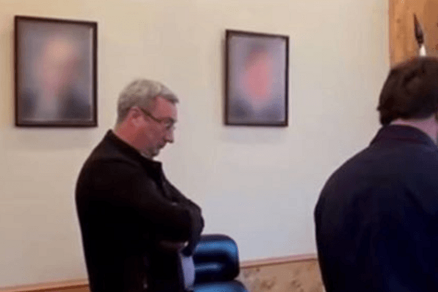 Российский телеканал зарисовал Путина и Медведева на стене у коррупционера: фотофакт