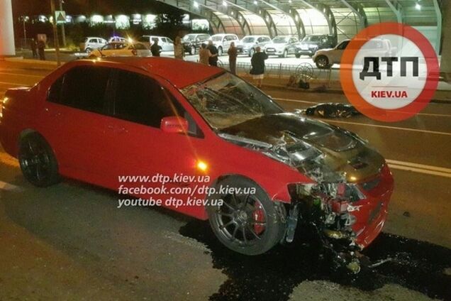 Смертельное ДТП: разъяренные киевляне едва не линчевали пьяного гонщика, сбившего на 'зебре' мужчину. Фоторепортаж