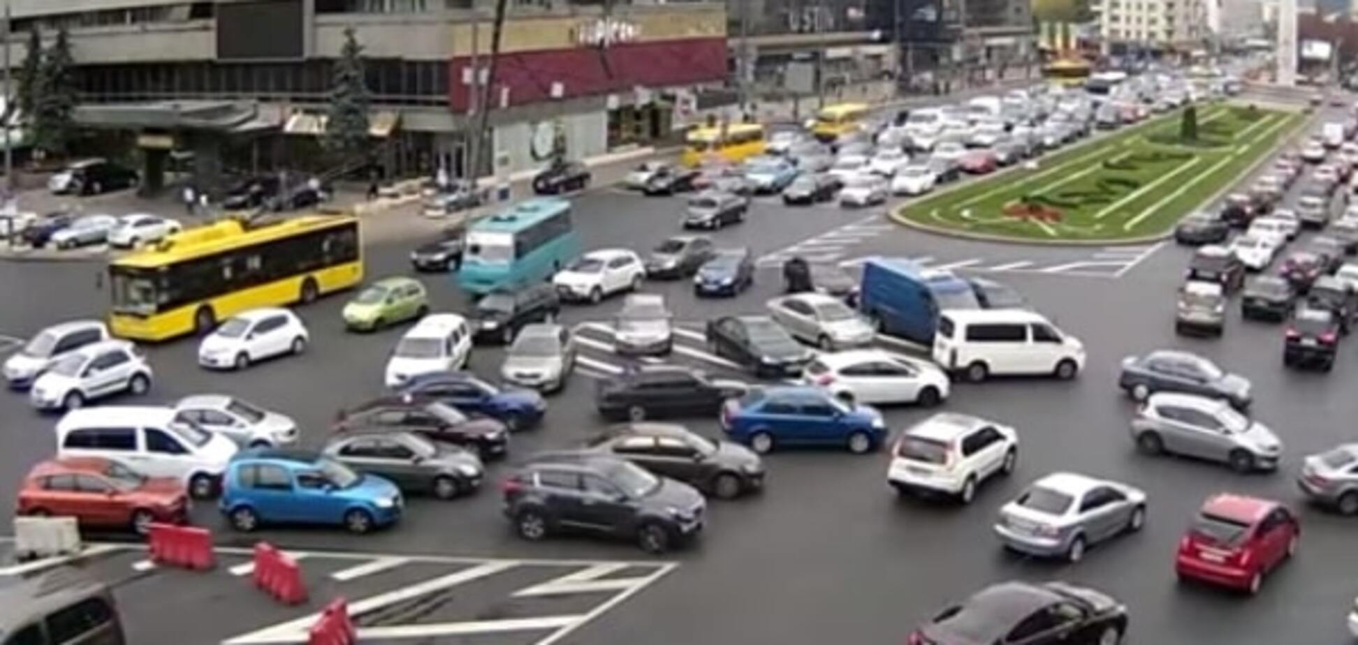 Транспортный коллапс: в Киеве зафиксированы многокилометровые пробки