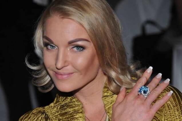 Волочкова на детском празднике выставила грудь напоказ: фотофакт