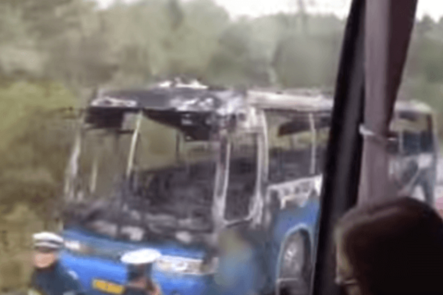 Адский рейс. В Китае сгорел дотла автобус, в котором ехали россияне: видеофакт