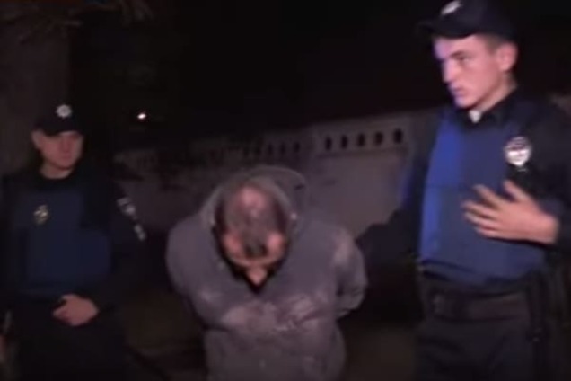 В Киеве полиция спасла насильника от самосуда