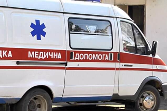 Киевлянин вскрыл себе вены возле Верховной Рады