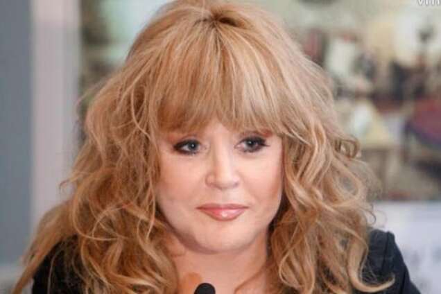 Стилист Пугачевой показал невероятно похудевшую Примадонну без макияжа