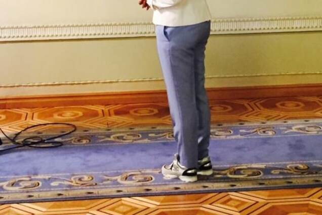 Королевская заявилась на заседание Рады в кроссовках Сhanel: фотофакт