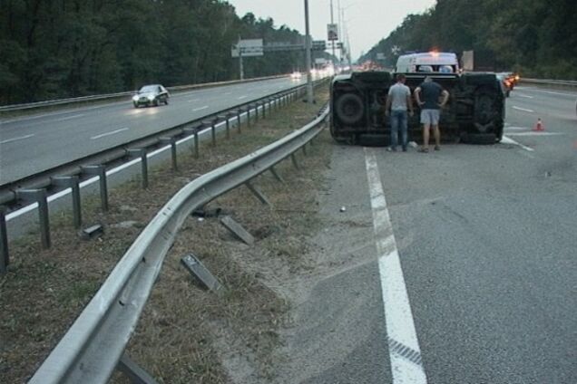 Под Киевом перевернулся джип с женщиной-водителем