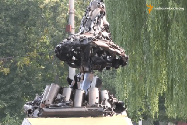 В Сумах бойцам АТО поставили памятник из гильз и осколков снарядов: видеофакт
