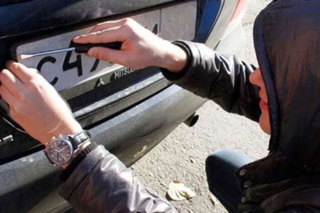 Заработок на номерных знаках: признание киевского вора. Видео