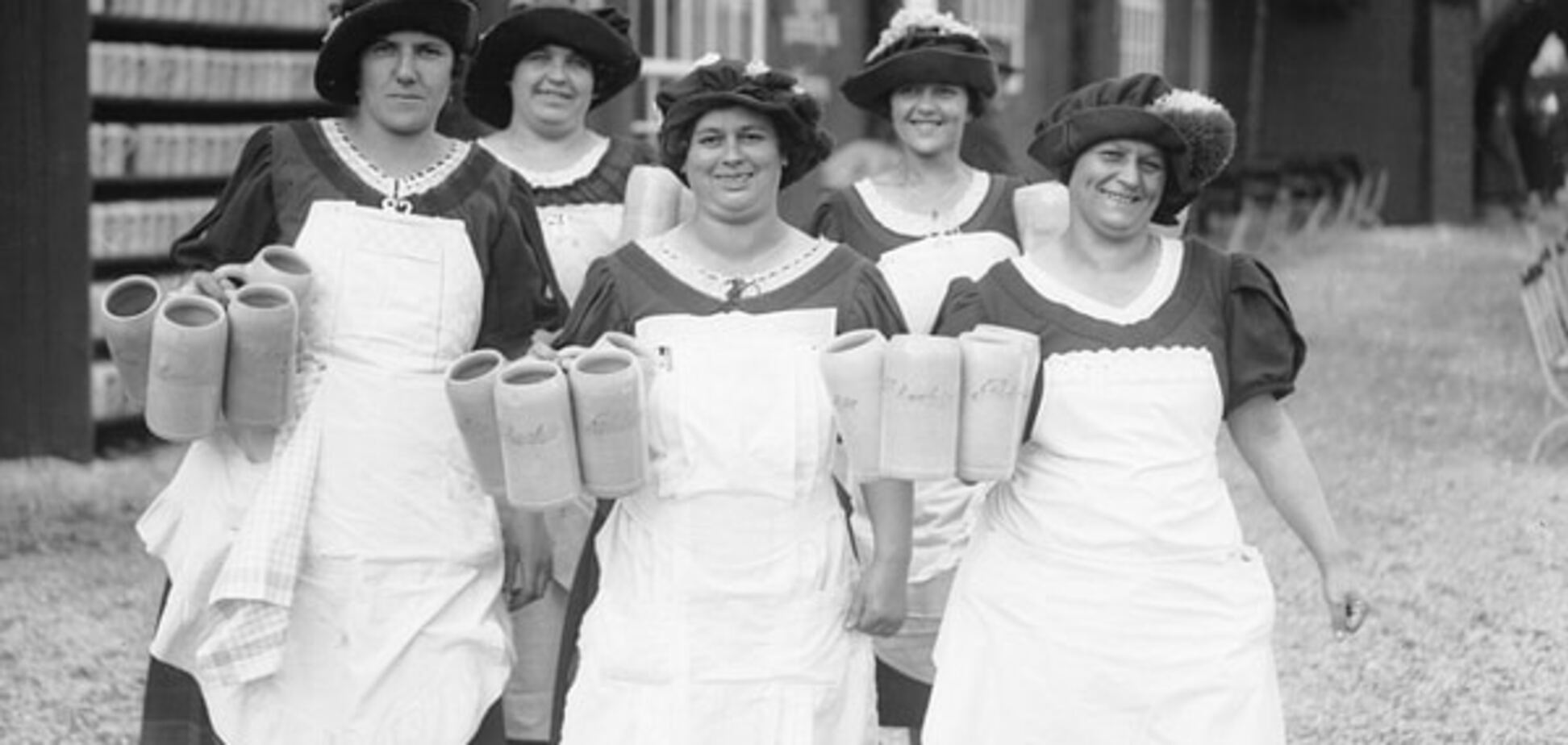 Танцы медведей и трюки на мотоциклах: как в старину отмечали Октоберфест