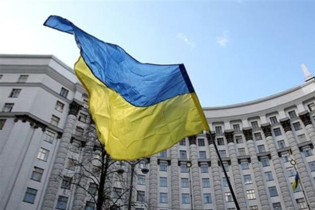 Кабмин откроет доступ к имущественным реестрам чиновников