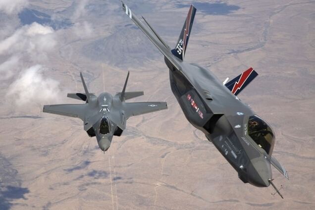 Россия попросила США немедленно убрать свои самолеты из Сирии