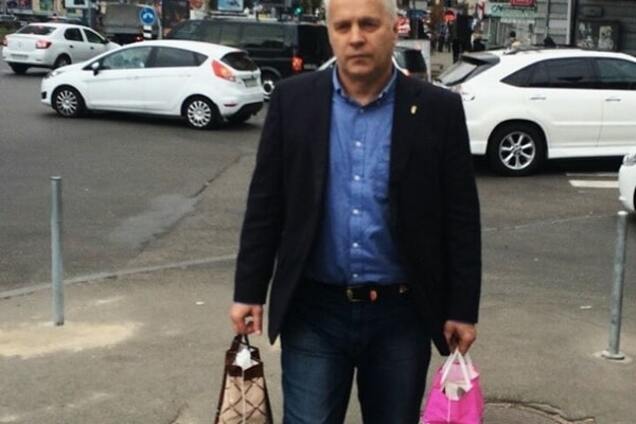 Однопартиец-миллионер внес два 'мешка' денег за Швайку: фотофакт