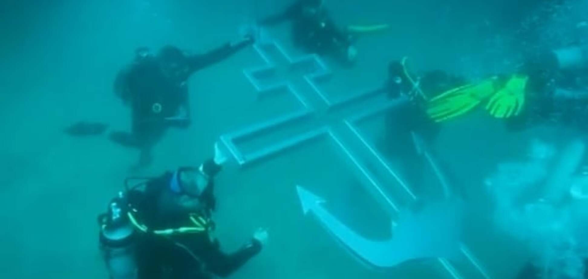 'Волки' и 'бобры' задумали построить подводную церковь в Крыму