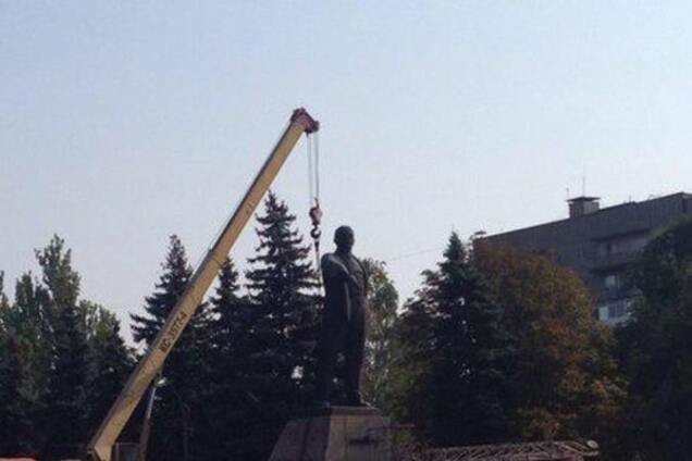 На Донетчине пал очередной памятник Ленину: фотофакт