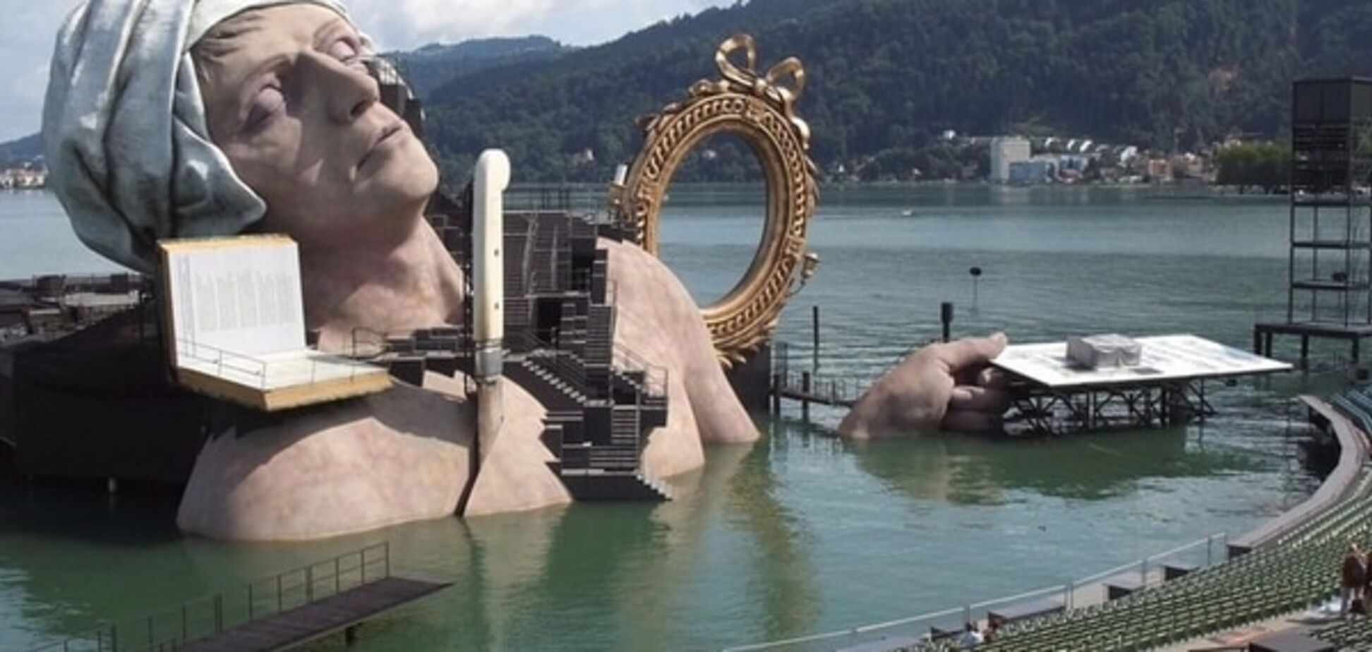 Топ-15 самых захватывающих концертных площадок планеты