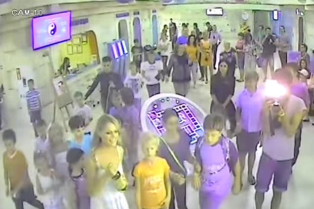 Охрана киевского ТРЦ показала всю 'грязную кухню' инспектора Фреймут: видеоразоблачение