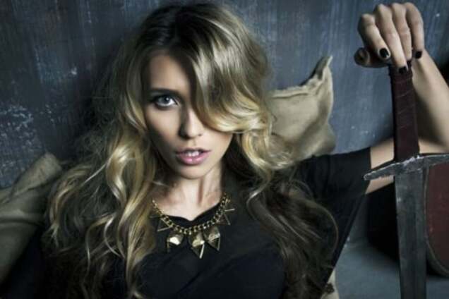 По стопам Лорак: еще одна украинская певица поехала искать славы в Россию