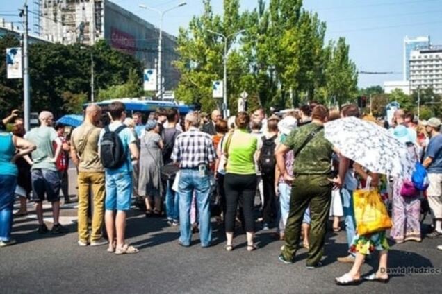 Появилось видео силового разгона 'секты свидетелей Пургина' в Донецке