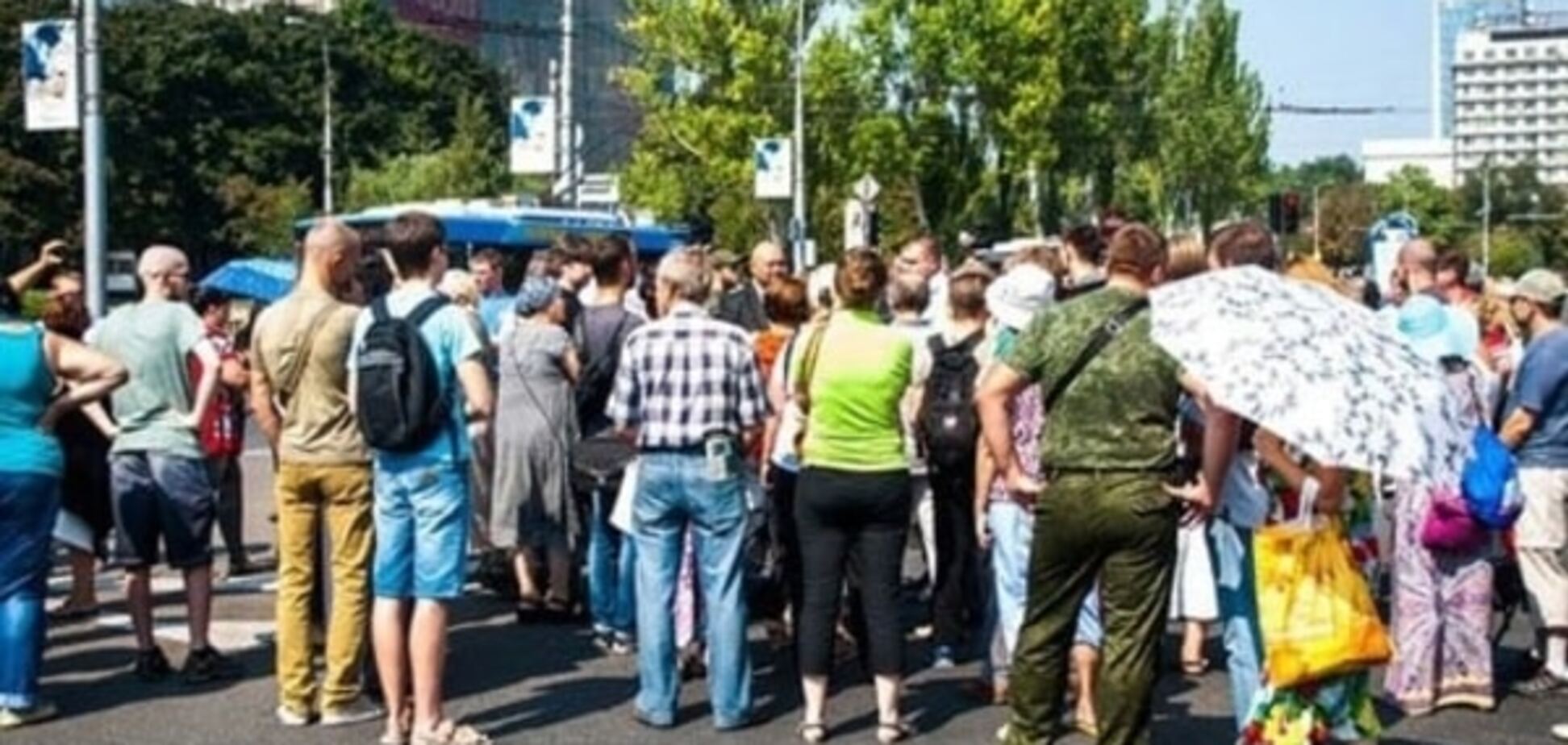 Появилось видео силового разгона 'секты свидетелей Пургина' в Донецке