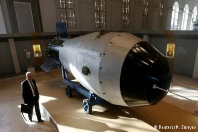 У Москві виставили на показ муляж найпотужнішої атомної 'Цар-бомби'