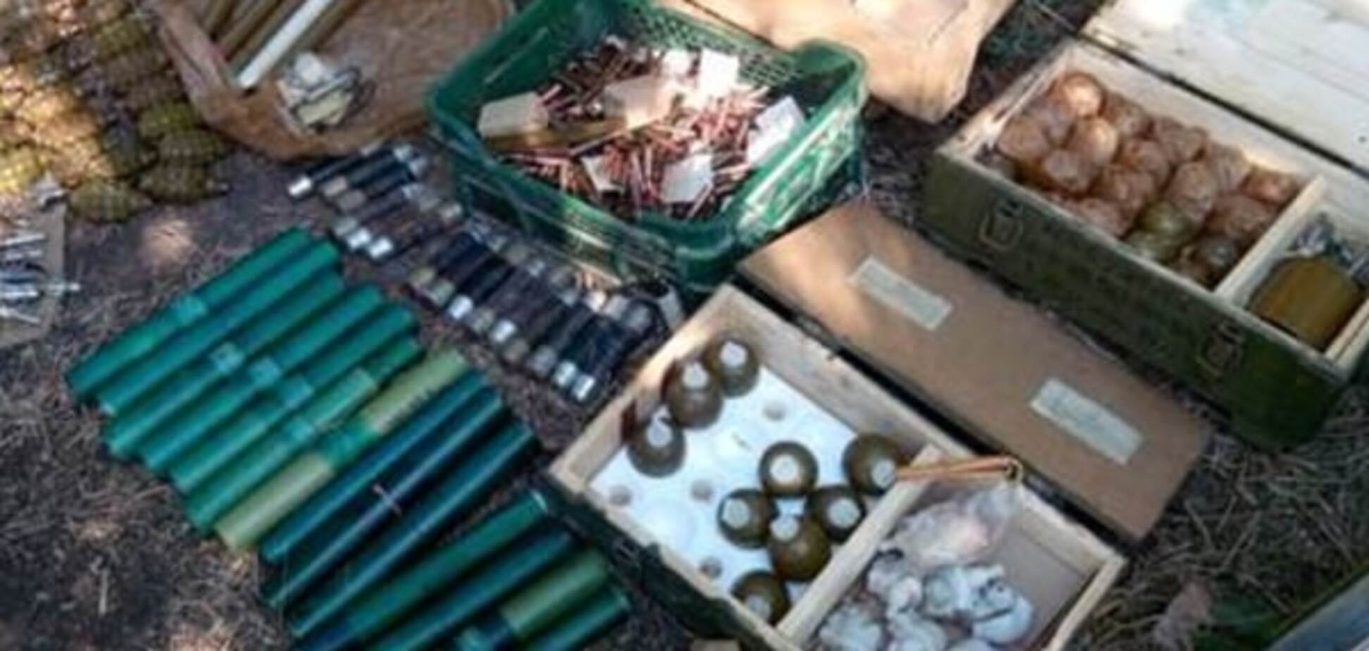Ракеты, гранаты и тысячи патронов: силовики нашли тайник в зоне АТО