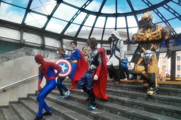 В Киеве замечен отряд голливудских супергероев: фотофакт