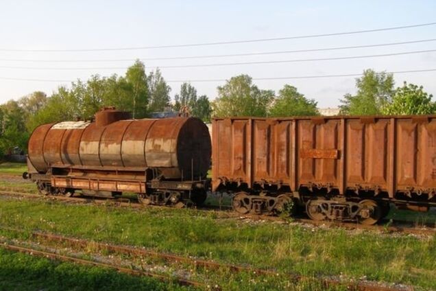 Кругом постапокалипсис: террористы 'вырезают' на металлолом оккупированную Макеевку