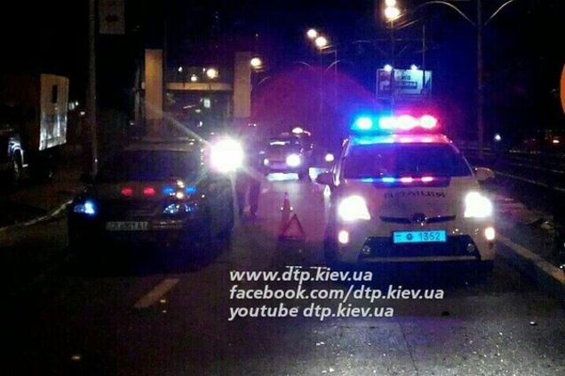 В Киеве парень на BMW попал в жесткое ДТП: фото с места аварии