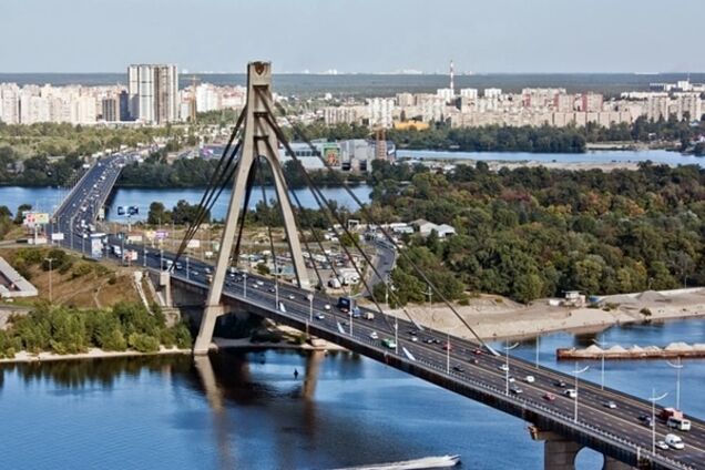 В Киеве хотят переименовать Московский мост и 16 улиц